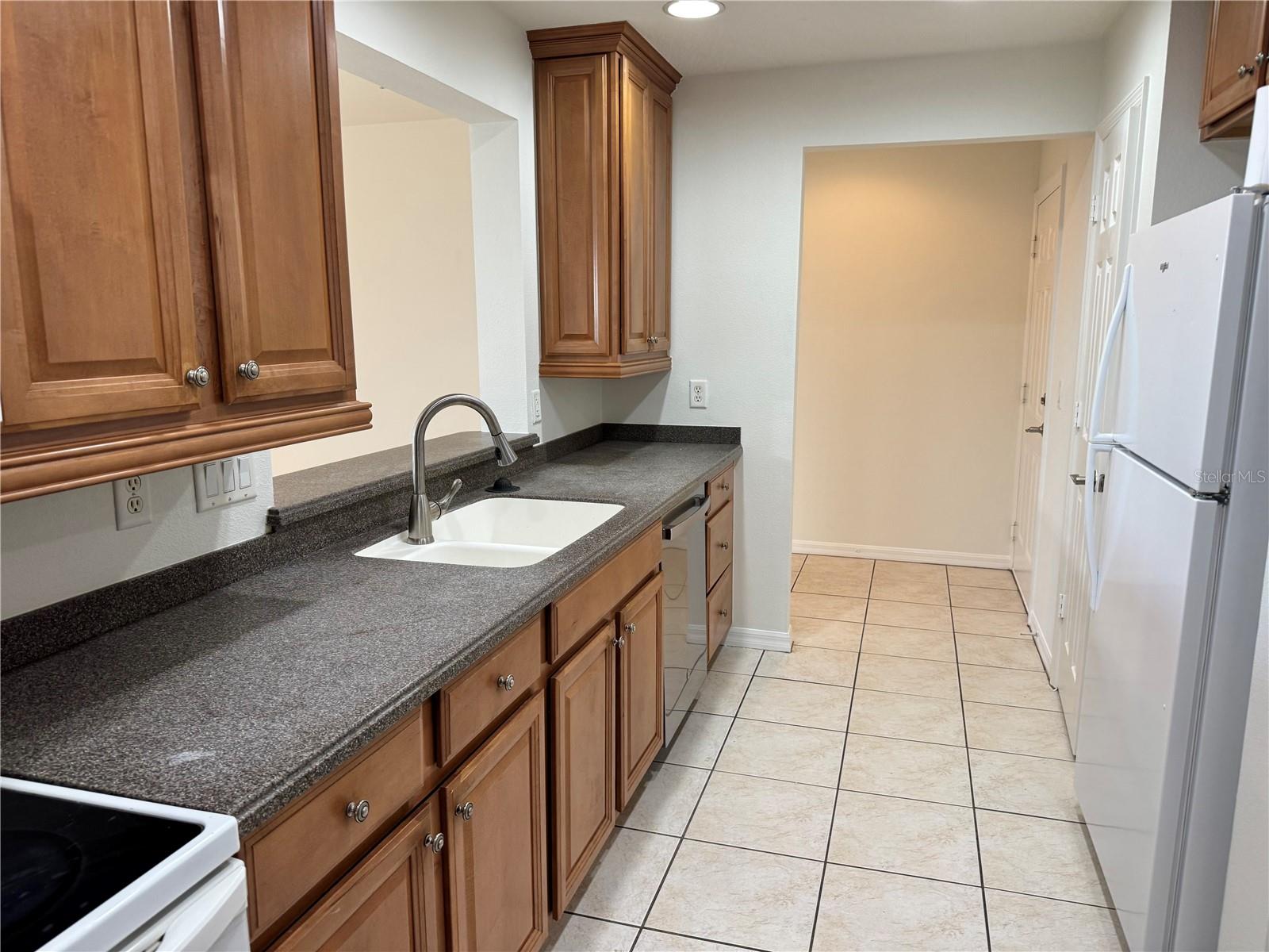 PALMA SOLA TRACE - Residential Lease