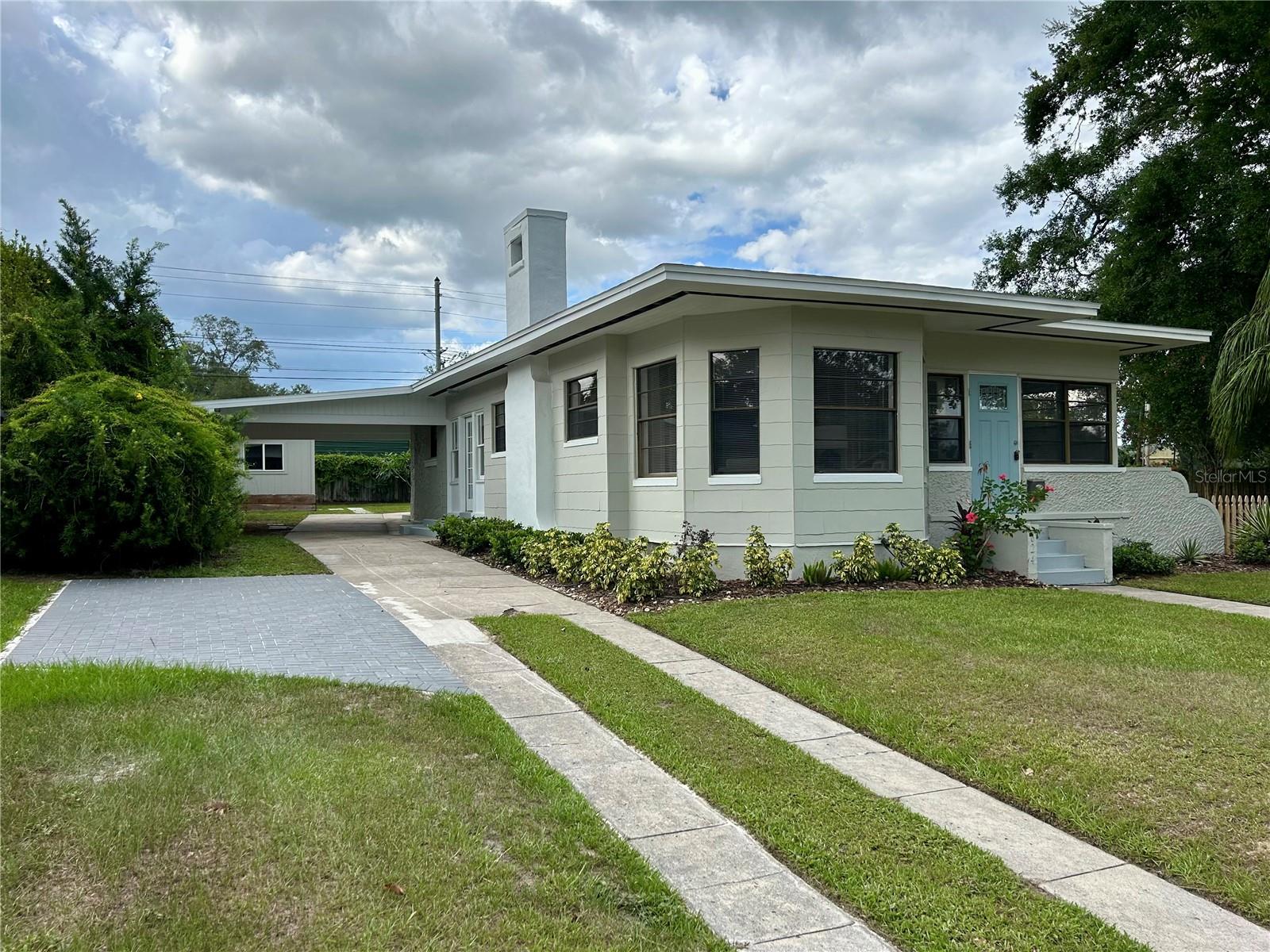 624 WOODWARD STREET