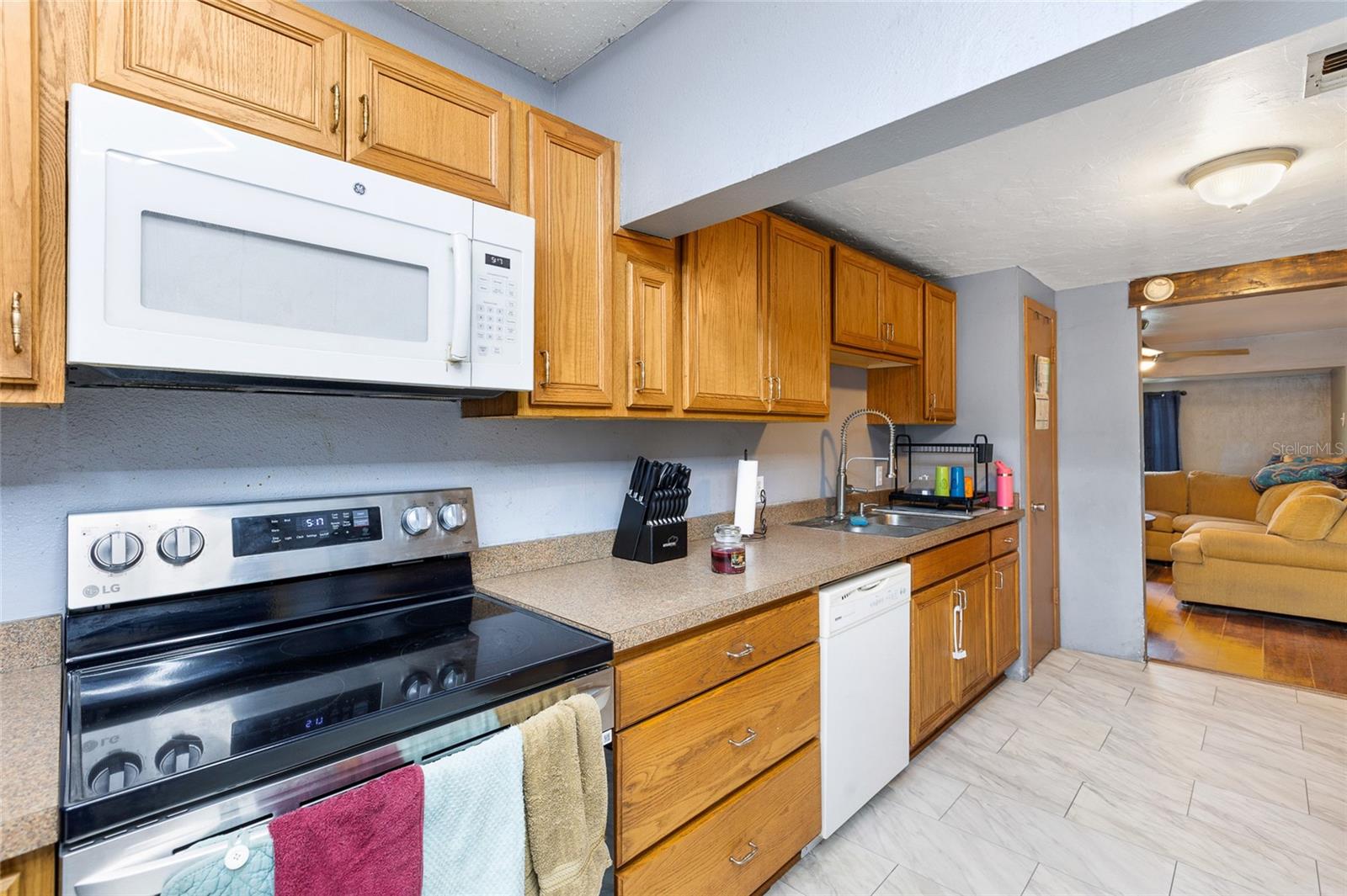 APACHE SHORES UNIT 04 - Residential