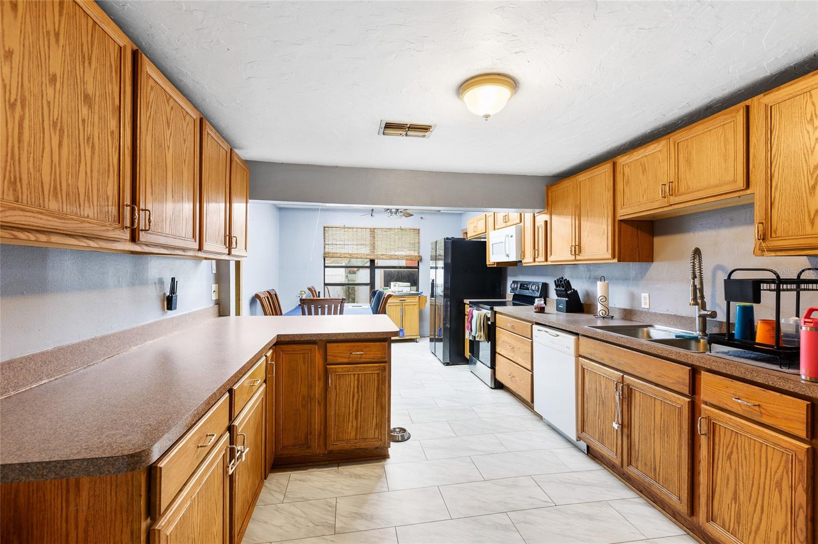 APACHE SHORES UNIT 04 - Residential