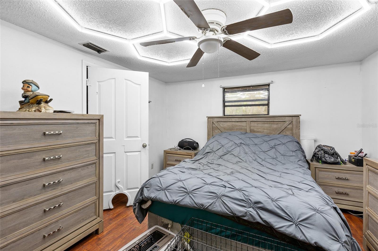 APACHE SHORES UNIT 04 - Residential