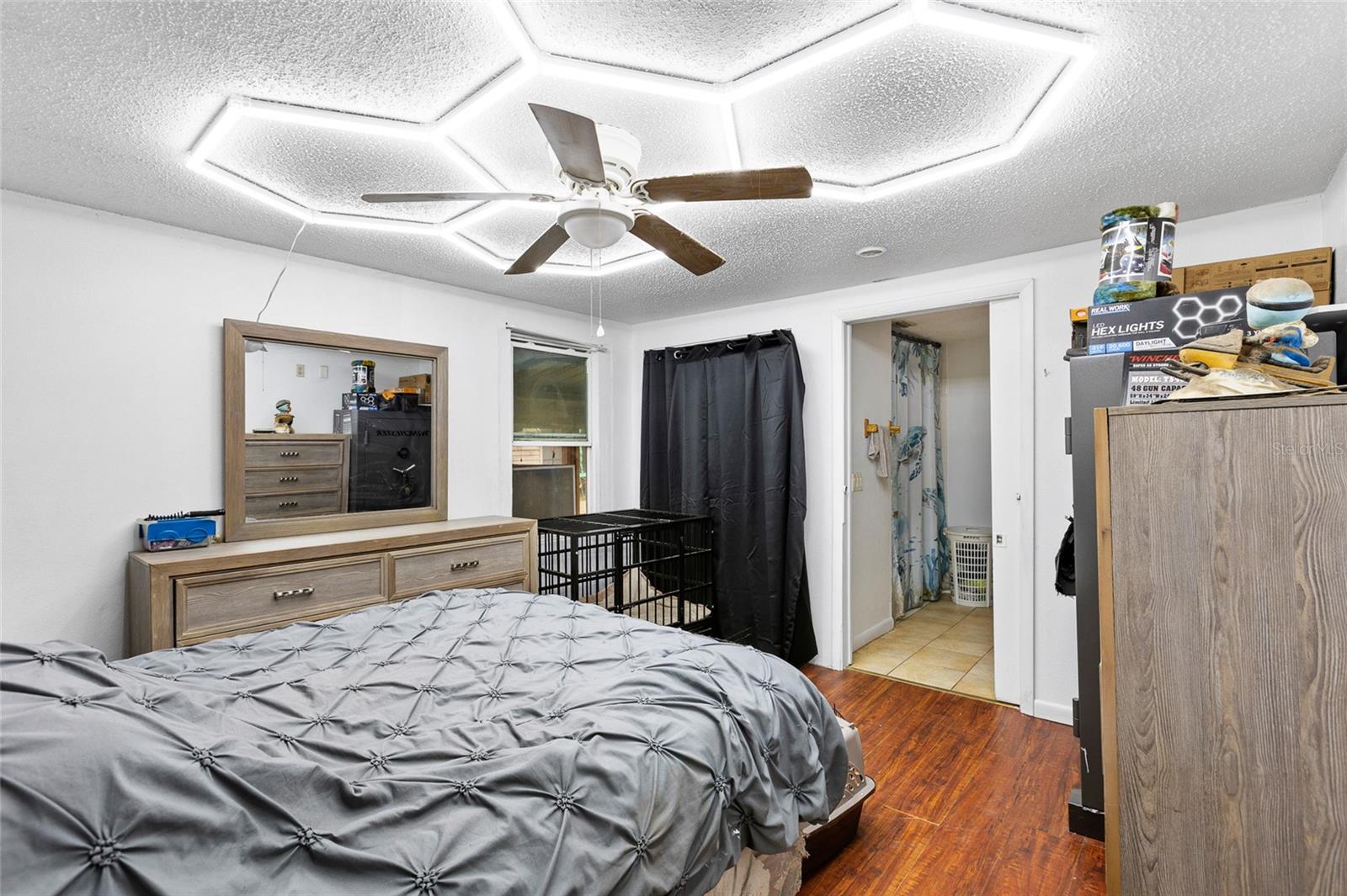 APACHE SHORES UNIT 04 - Residential