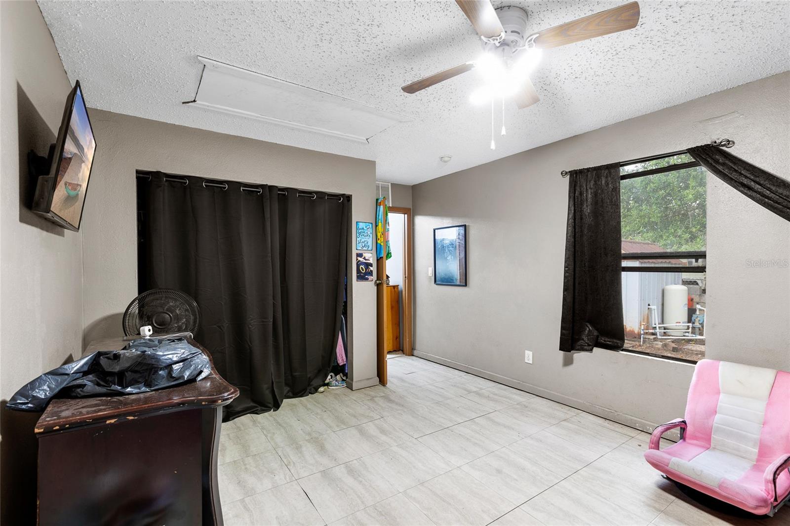 APACHE SHORES UNIT 04 - Residential