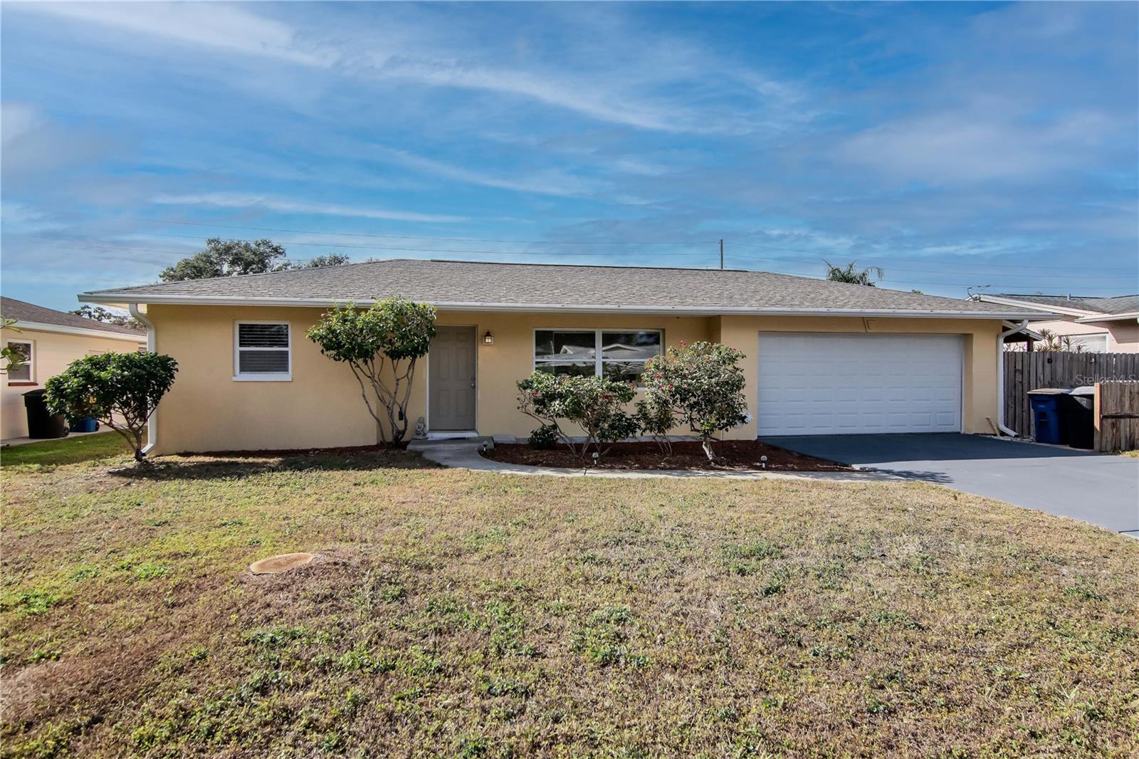 TROPIC HILLS - Residential