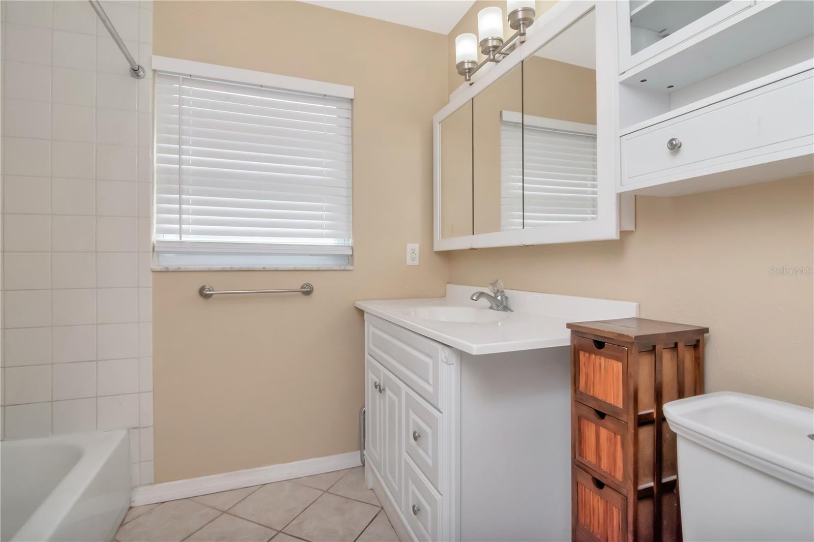 TROPIC HILLS - Residential