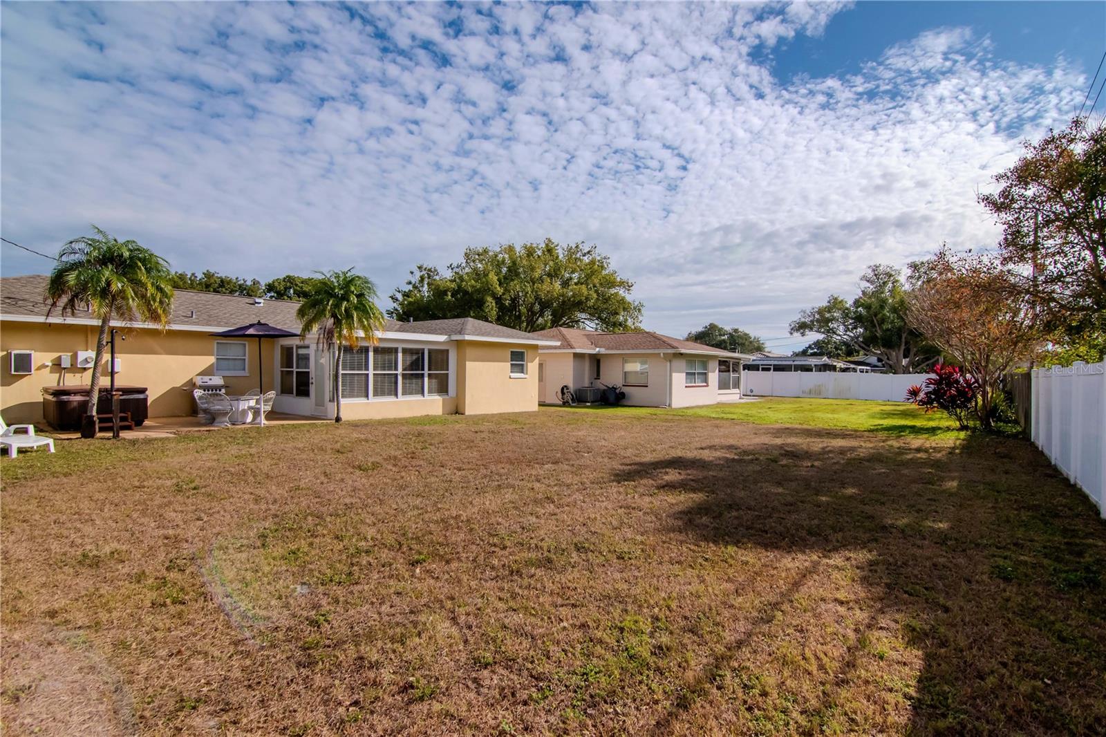 TROPIC HILLS - Residential