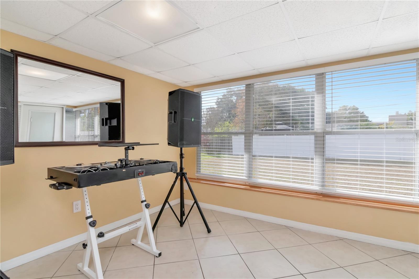 TROPIC HILLS - Residential