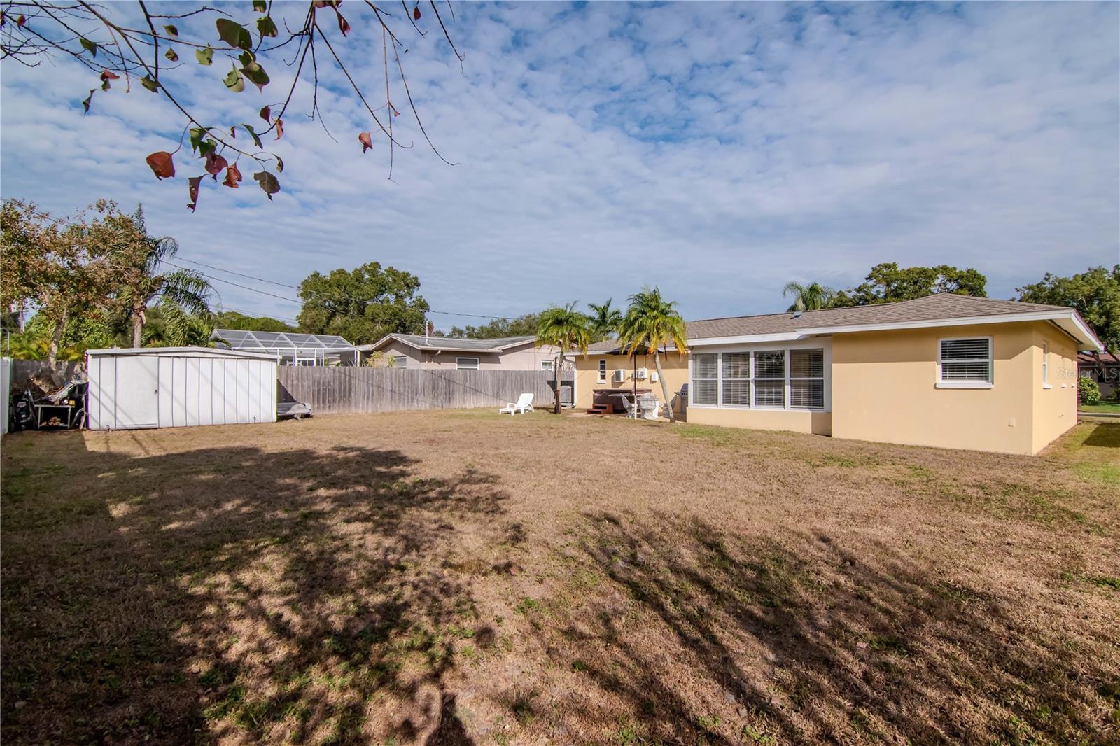 TROPIC HILLS - Residential