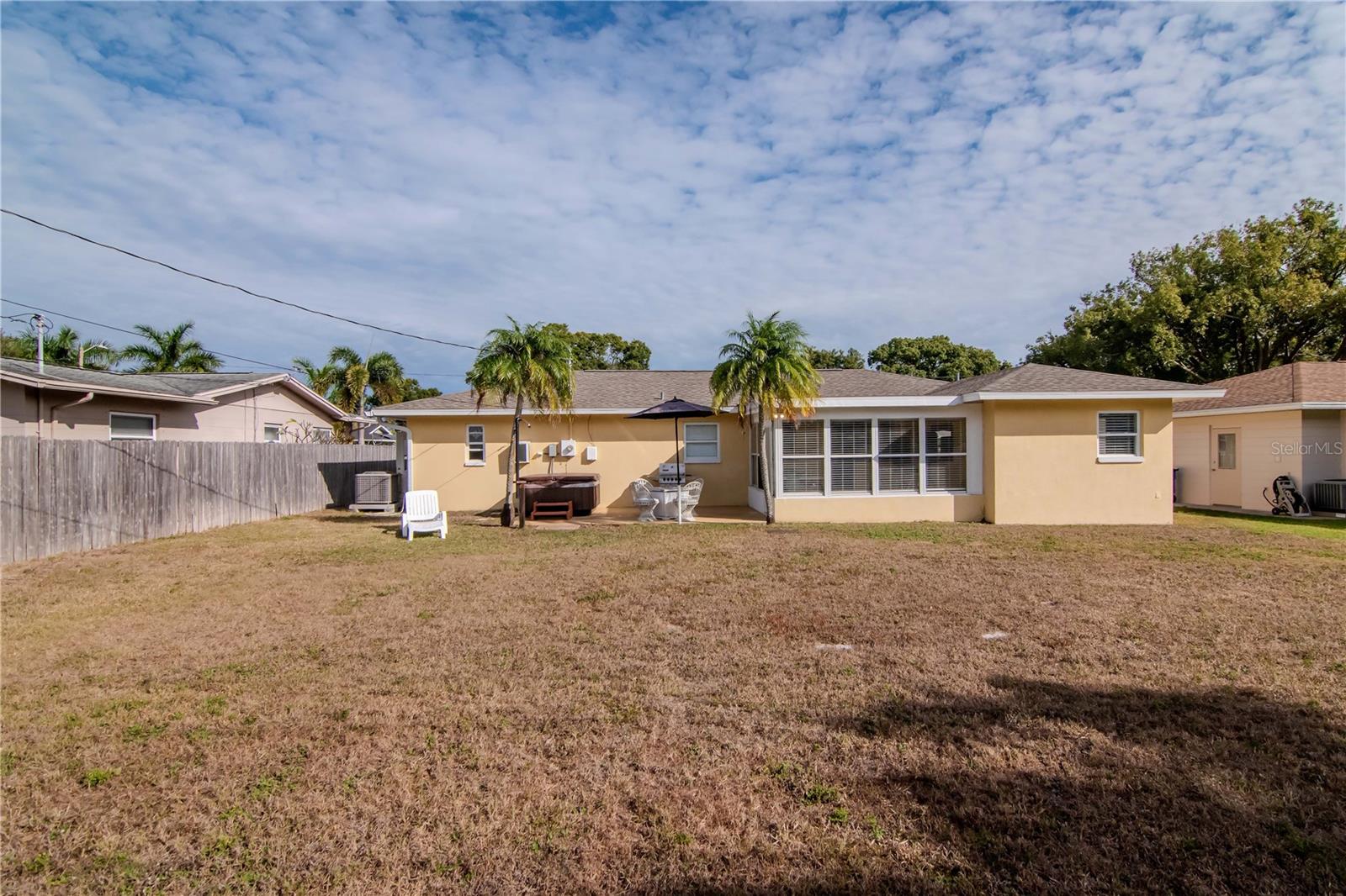 TROPIC HILLS - Residential