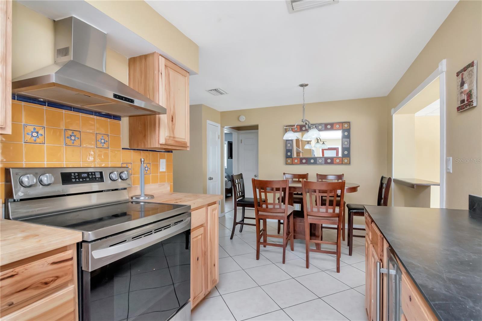 TROPIC HILLS - Residential