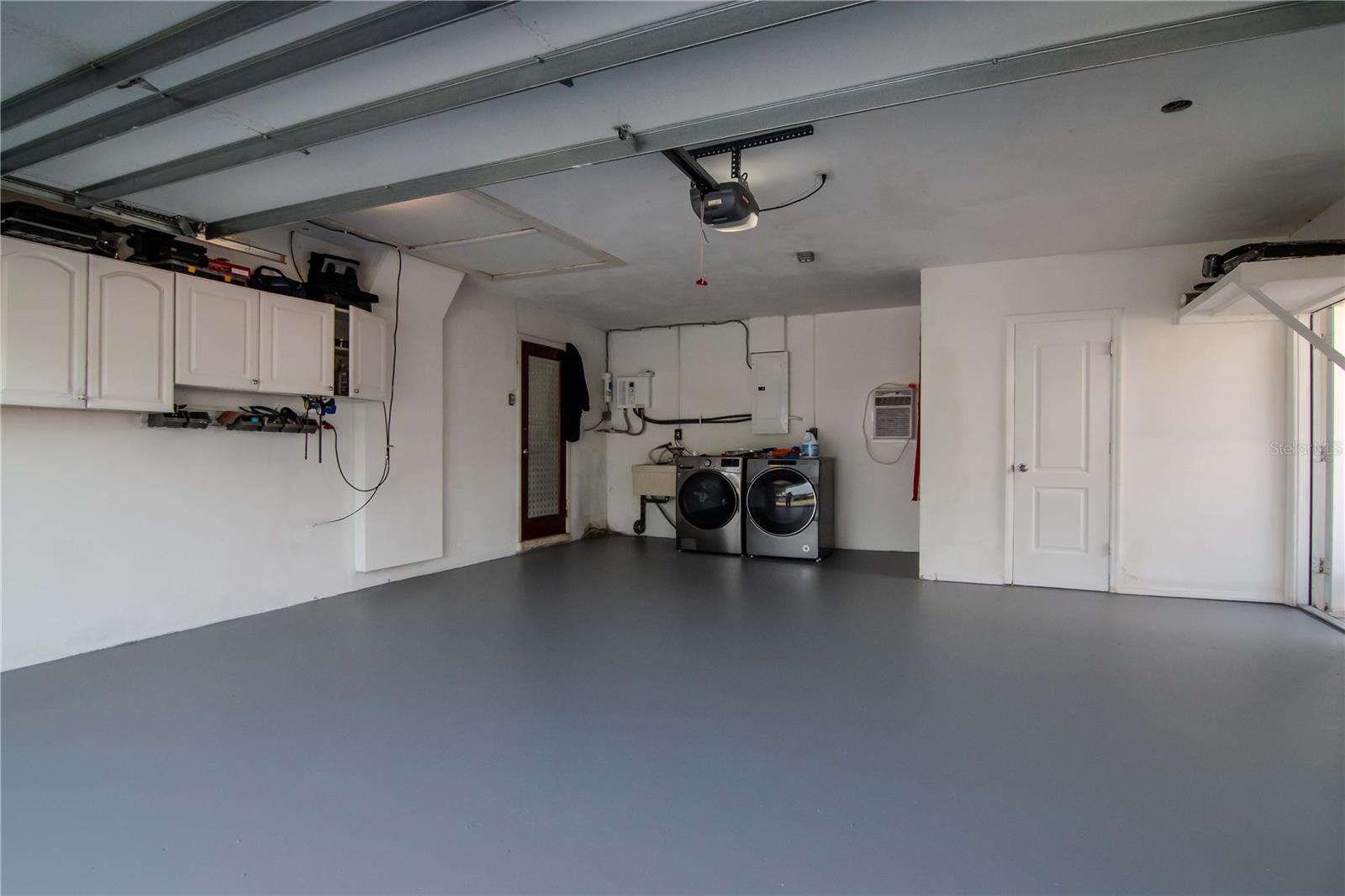 TROPIC HILLS - Residential