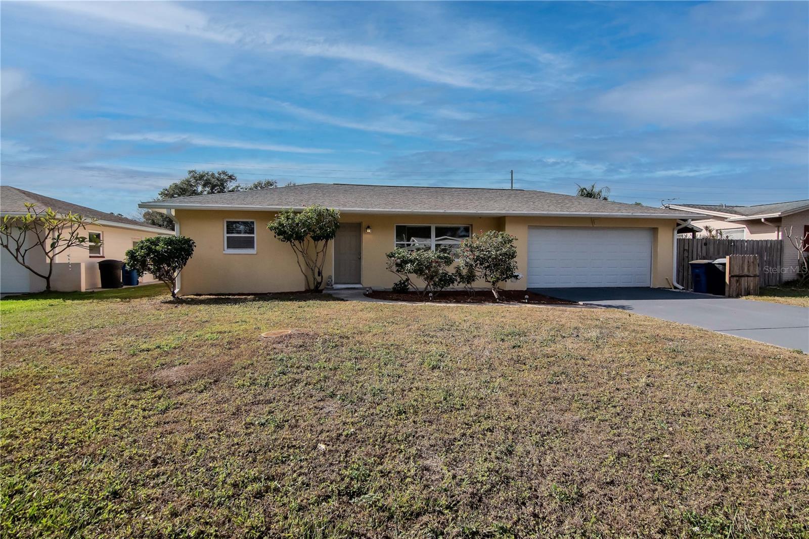 TROPIC HILLS - Residential