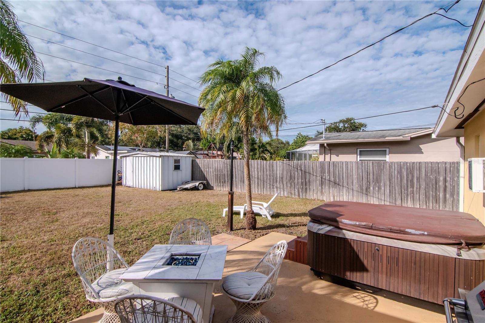 TROPIC HILLS - Residential