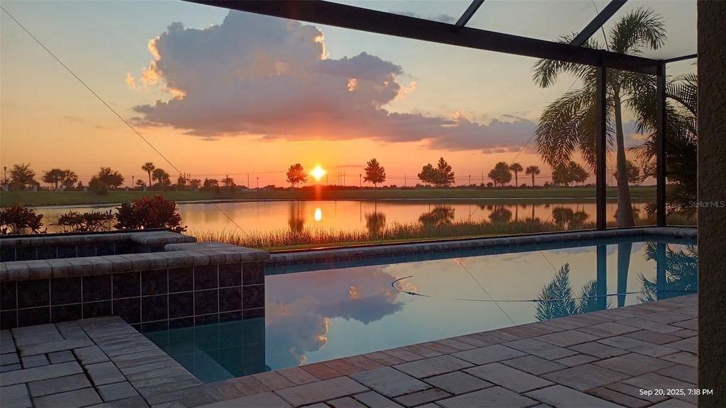 Photo of 5814 Silver Sun Drive, Apollo Beach, FL 33572 (MLS # TB8379382)