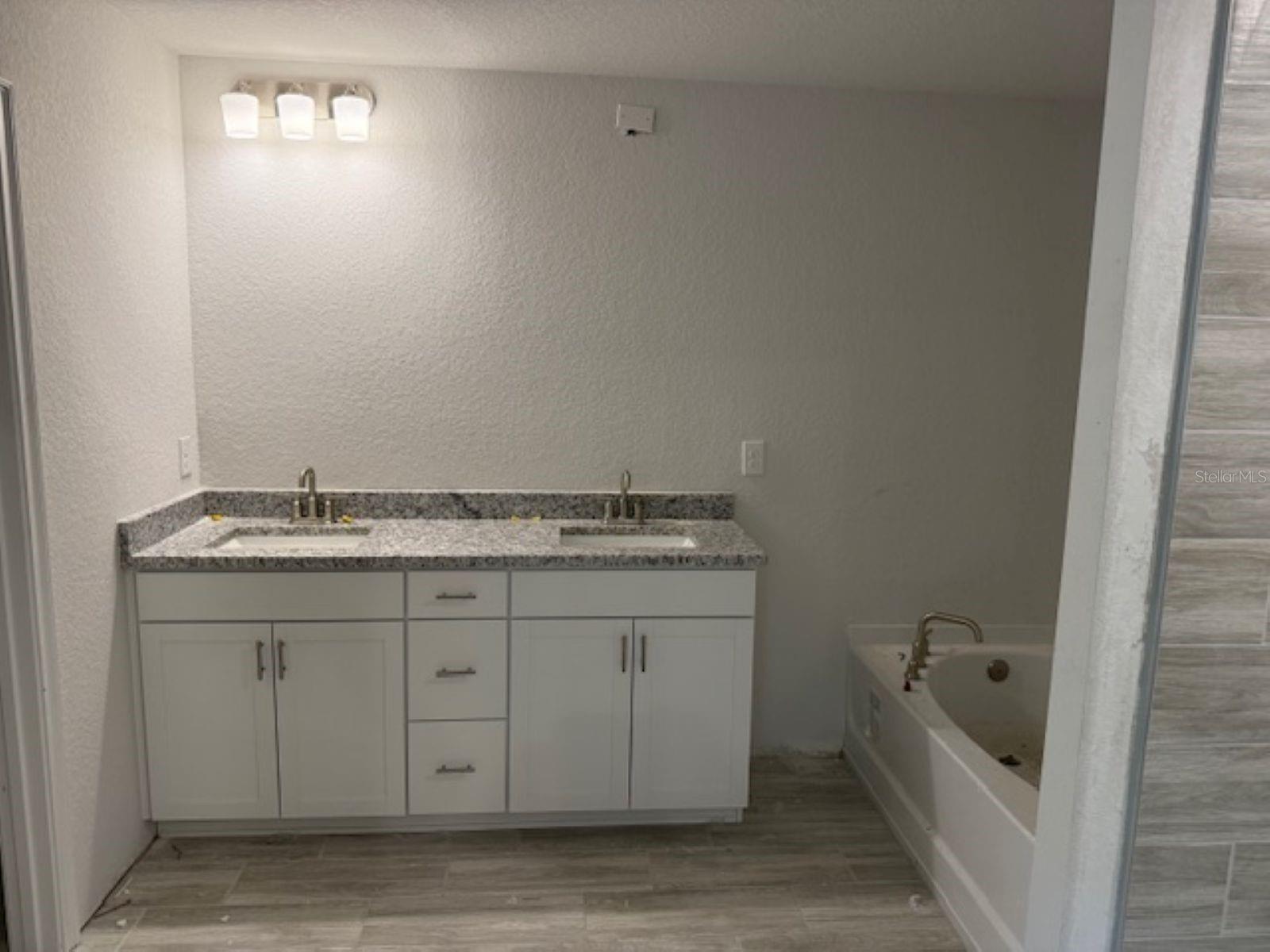 2218 NW 23RD LOOP