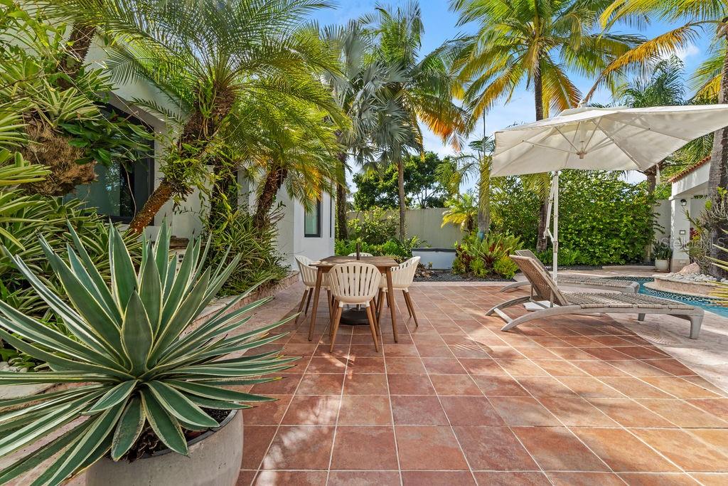 DORADO BEACH EAST - Residential