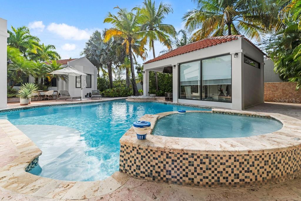 DORADO BEACH EAST - Residential