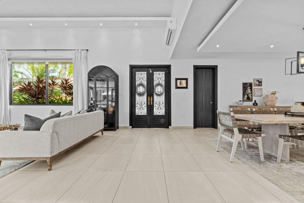 DORADO BEACH EAST - Residential