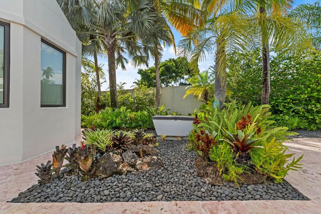 DORADO BEACH EAST - Residential