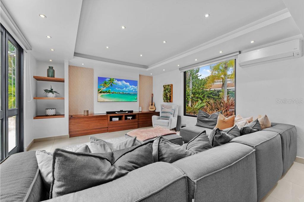 DORADO BEACH EAST - Residential