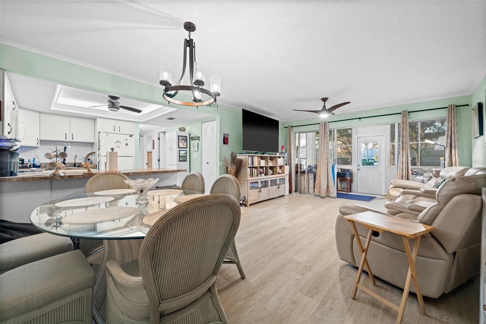 CAMBRIDGE HOUSE - Residential