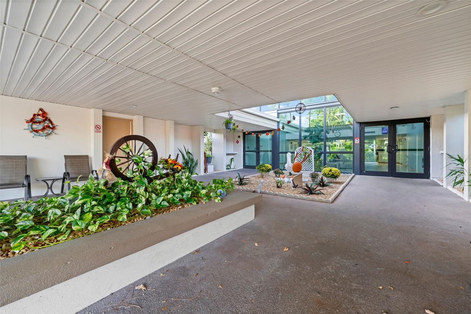 CAMBRIDGE HOUSE - Residential