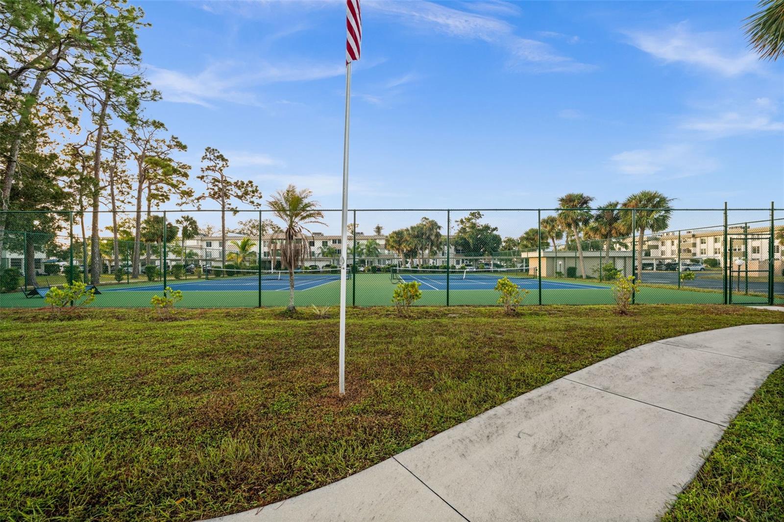 CAMBRIDGE HOUSE - Residential