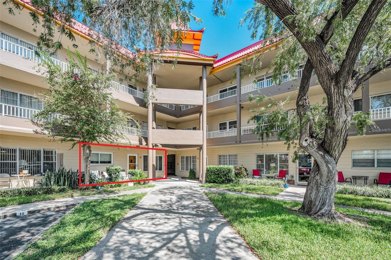 ON TOP OF THE WORLD - Residential