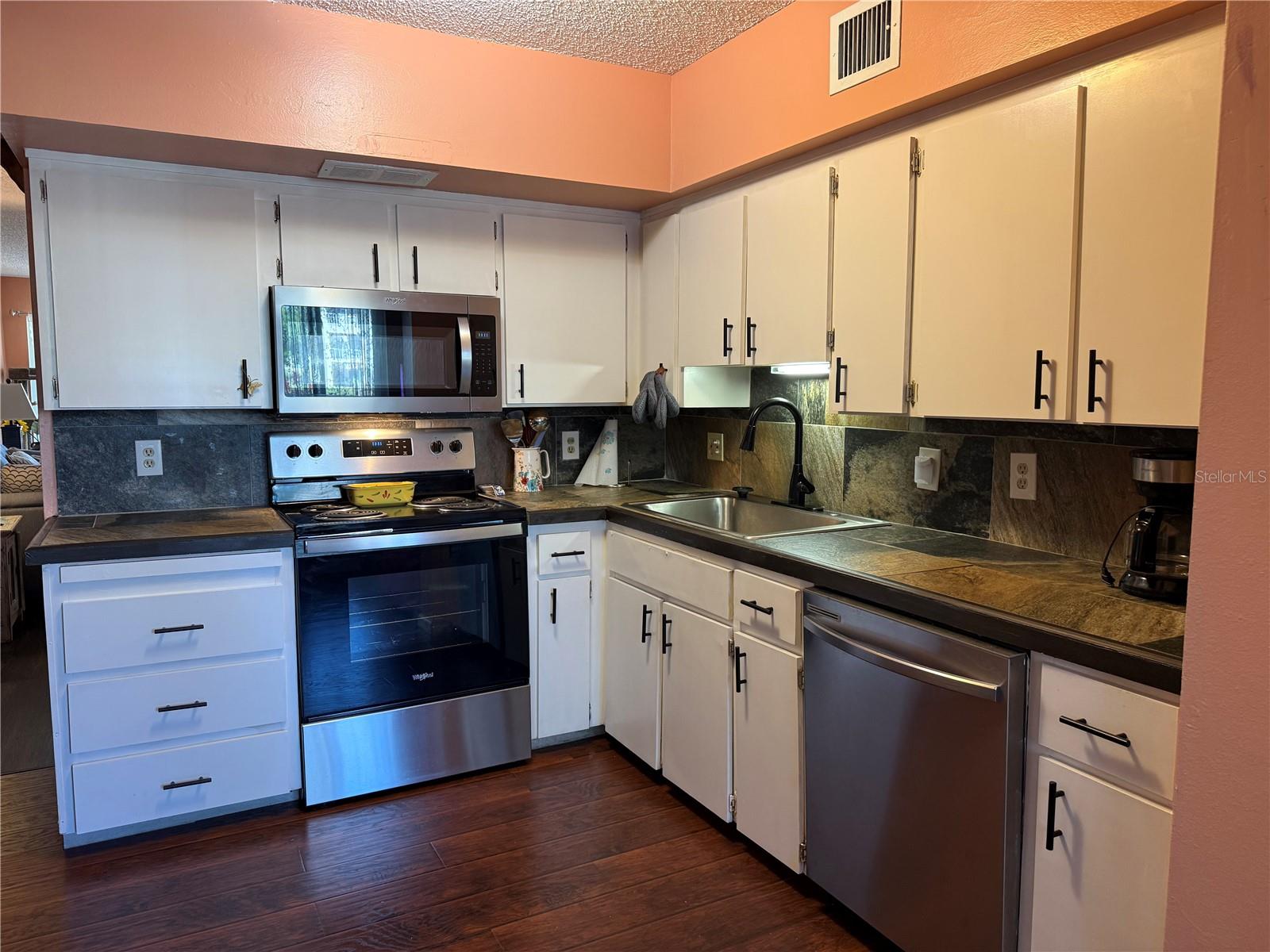 ON TOP OF THE WORLD - Residential