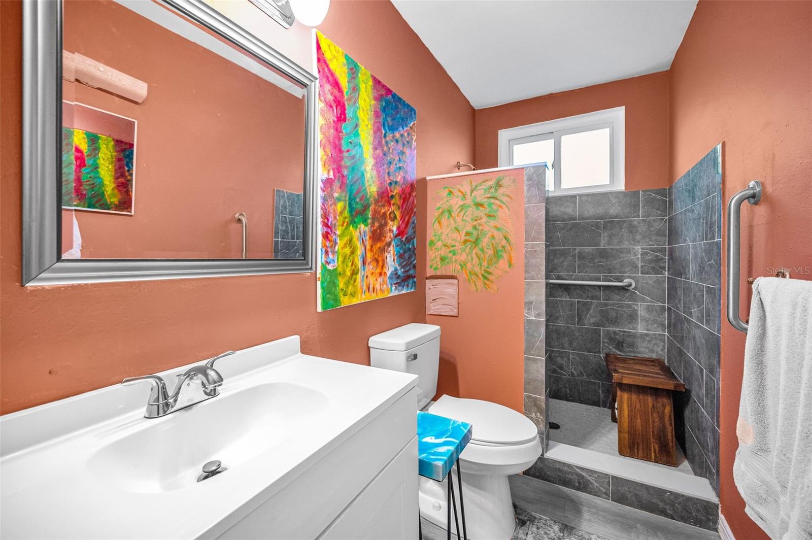 ON TOP OF THE WORLD - Residential