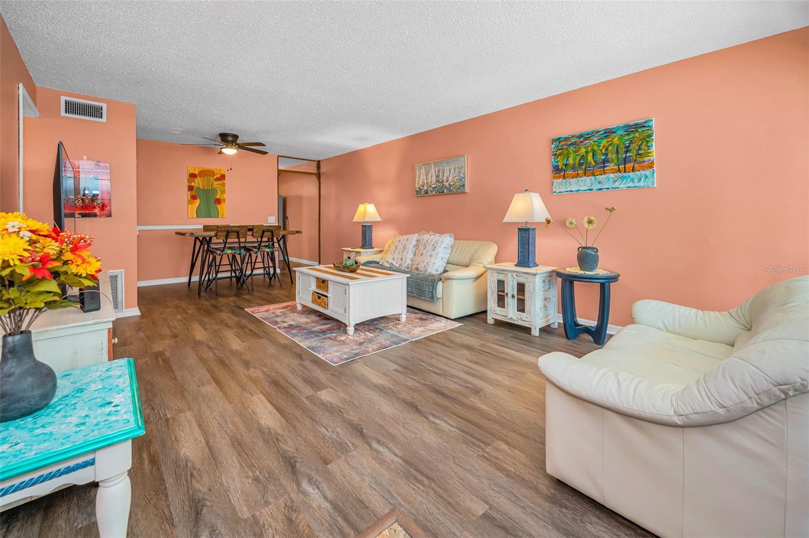 ON TOP OF THE WORLD - Residential