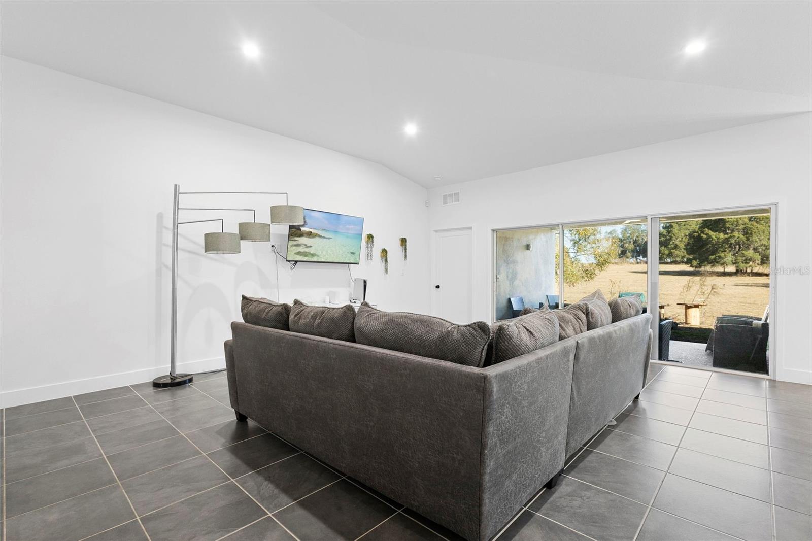 WEST HIGHLANDS - Residential