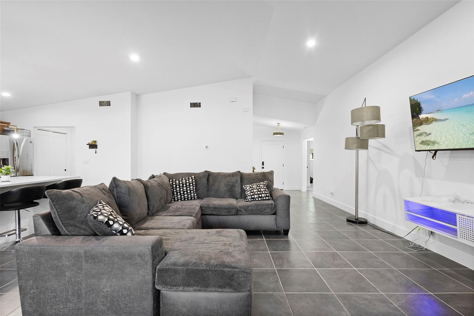 WEST HIGHLANDS - Residential