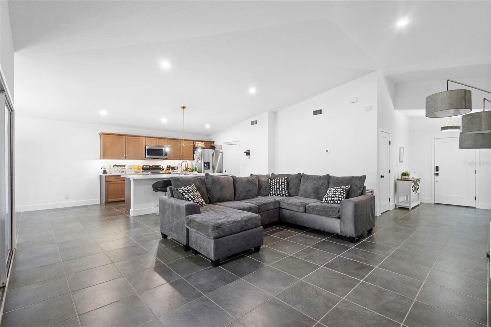 WEST HIGHLANDS - Residential