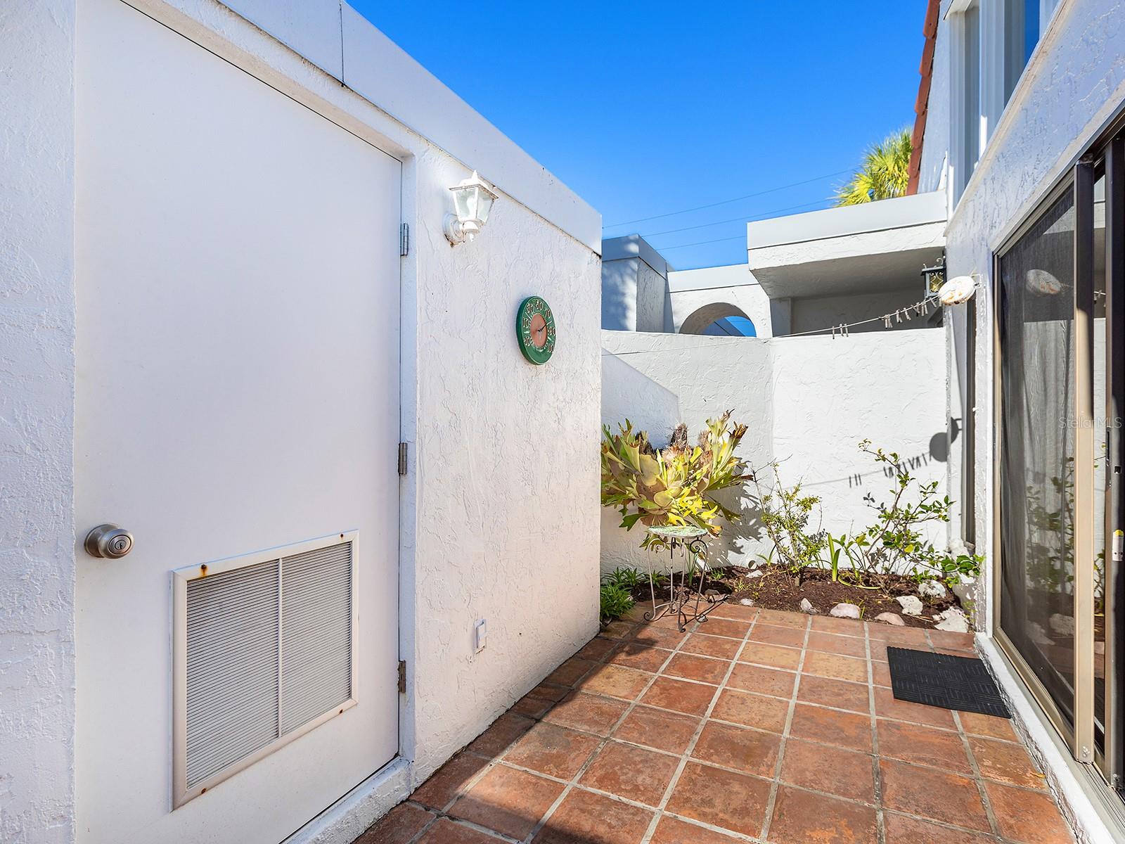 JETTY VILLAS - Residential