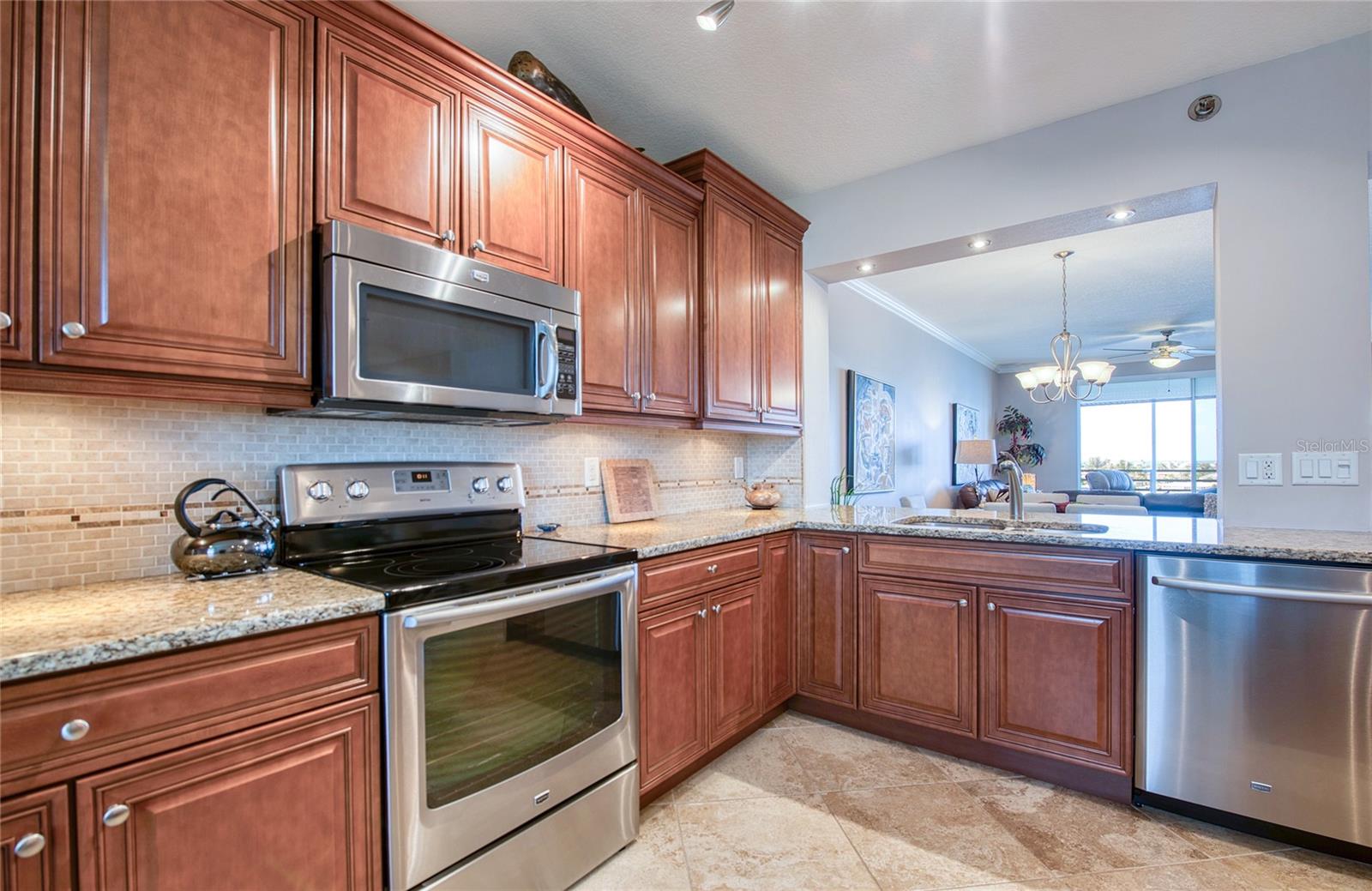 HARBOURSIDE CONDO - Residential