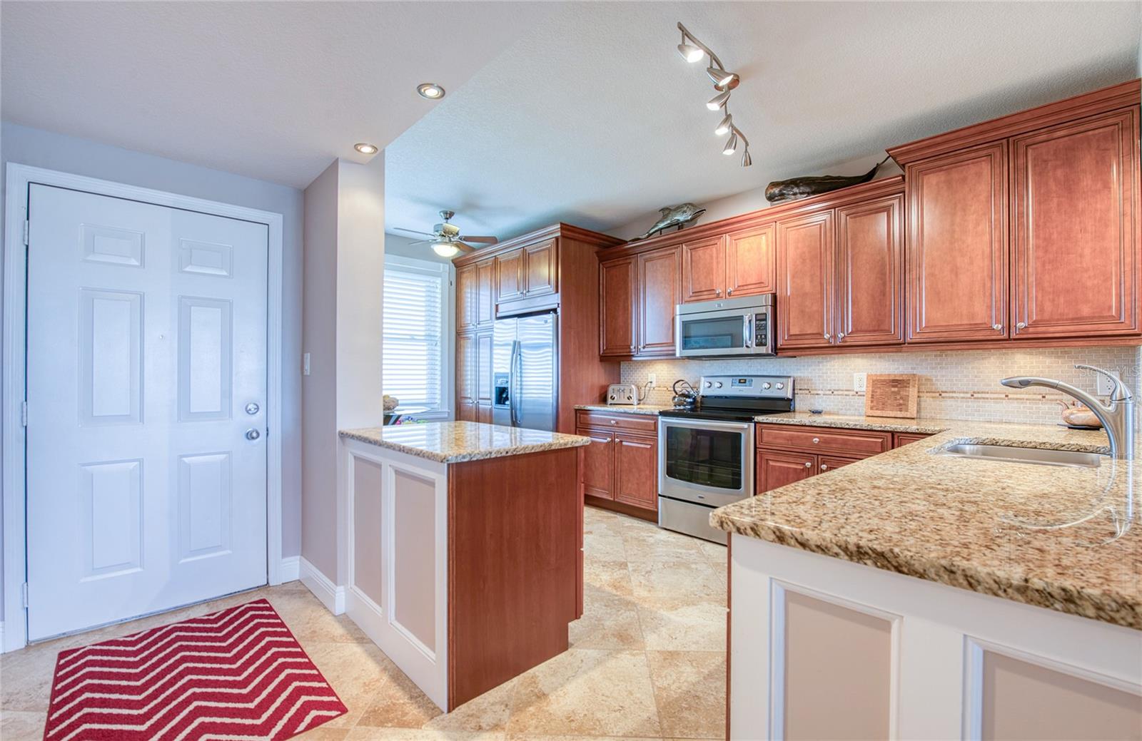 HARBOURSIDE CONDO - Residential