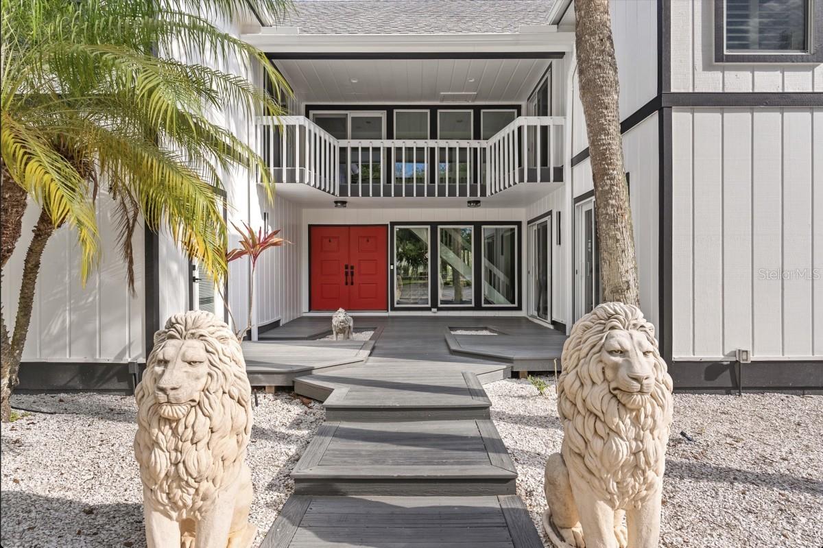 765 SIESTA KEY CIRCLE
