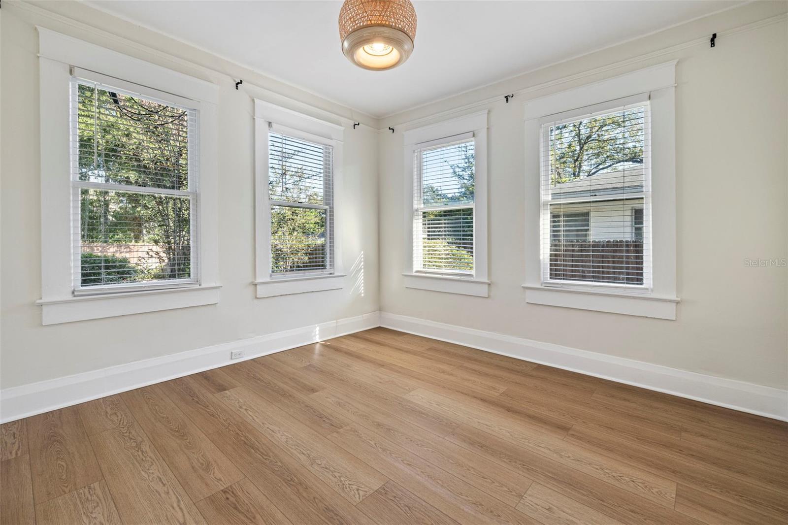 SUWANEE HEIGHTS - Residential