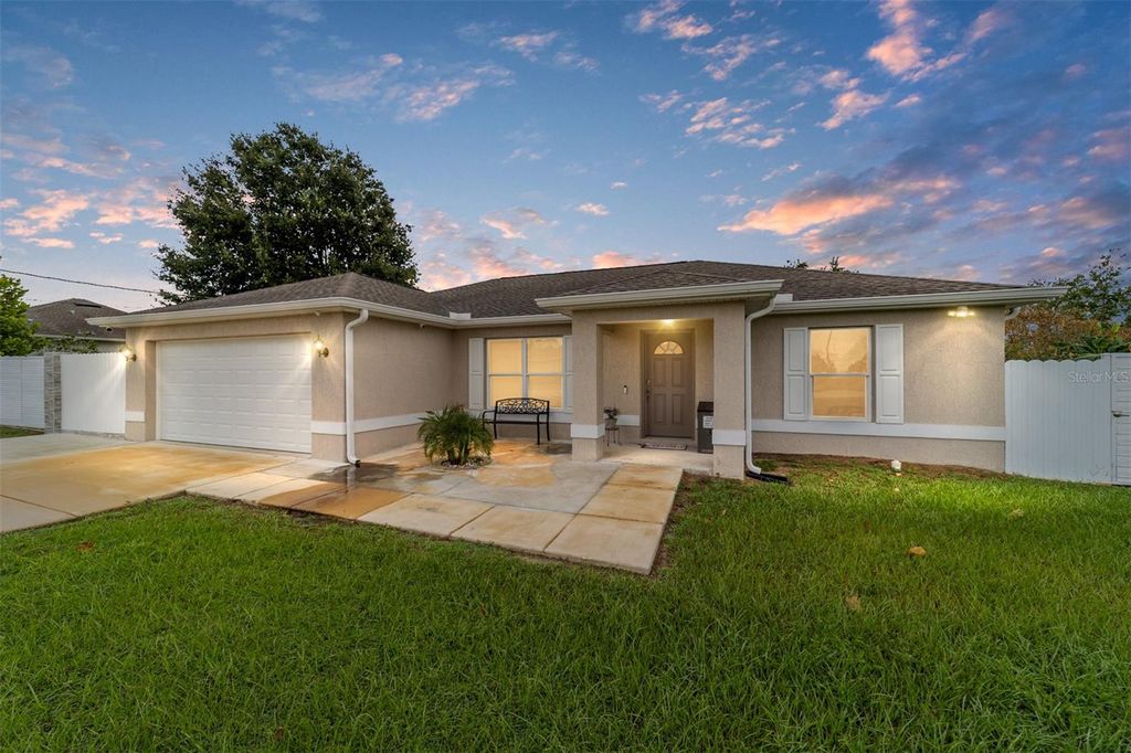 Photo of 31 Juniper Loop Terrace, Ocala, FL 34480 (MLS # OM710779)