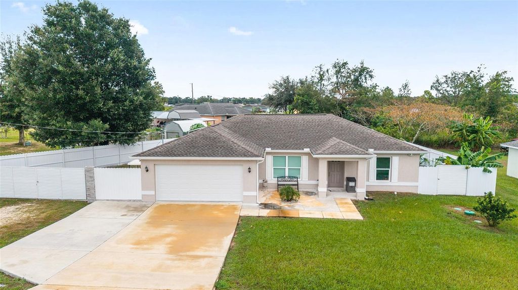 Photo of 31 Juniper Loop Terrace, Ocala, FL 34480 (MLS # OM710779)