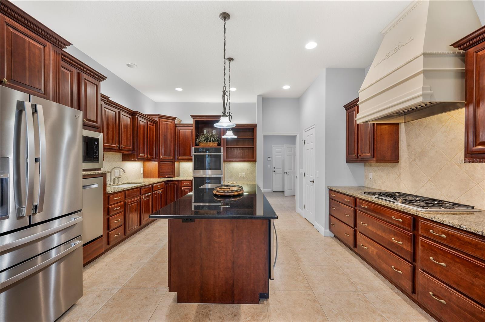 LAKE VICTORIA SUB - Residential