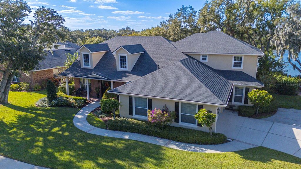 Photo of 5789 Lake Victoria Drive, Lakeland, FL 33813 (MLS # L4956471)