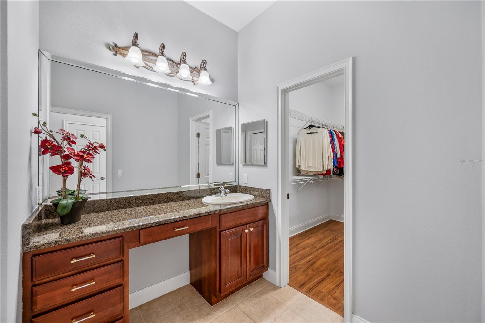 LAKE VICTORIA SUB - Residential