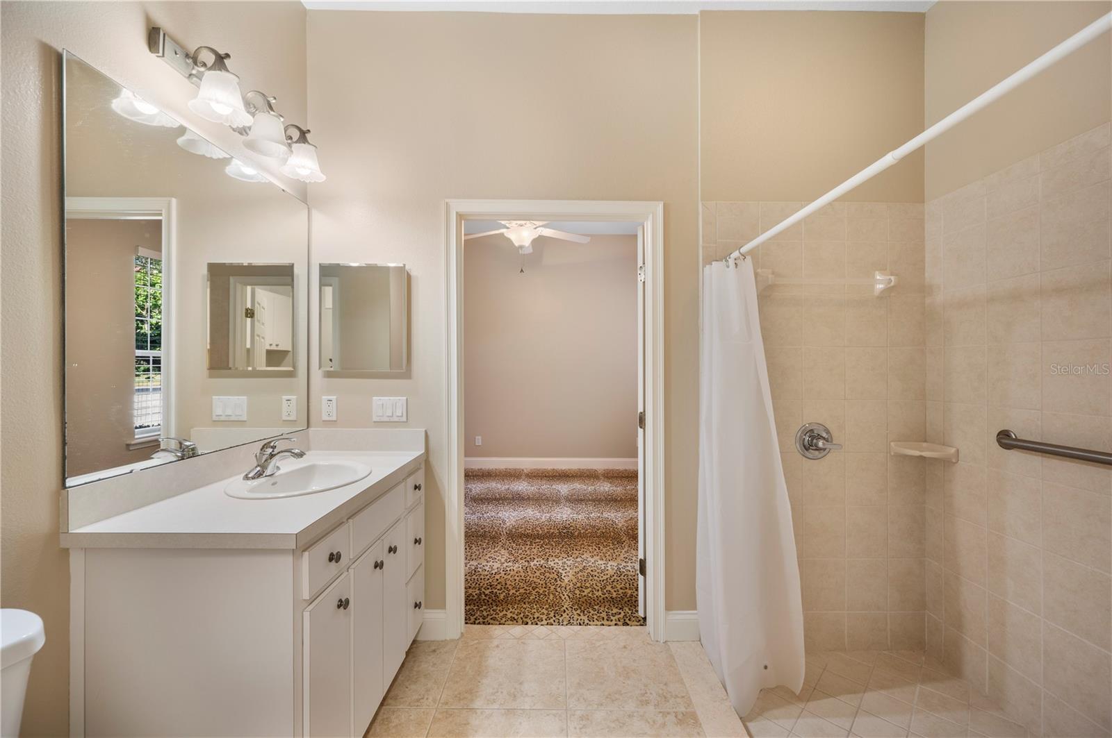 LAKE VICTORIA SUB - Residential