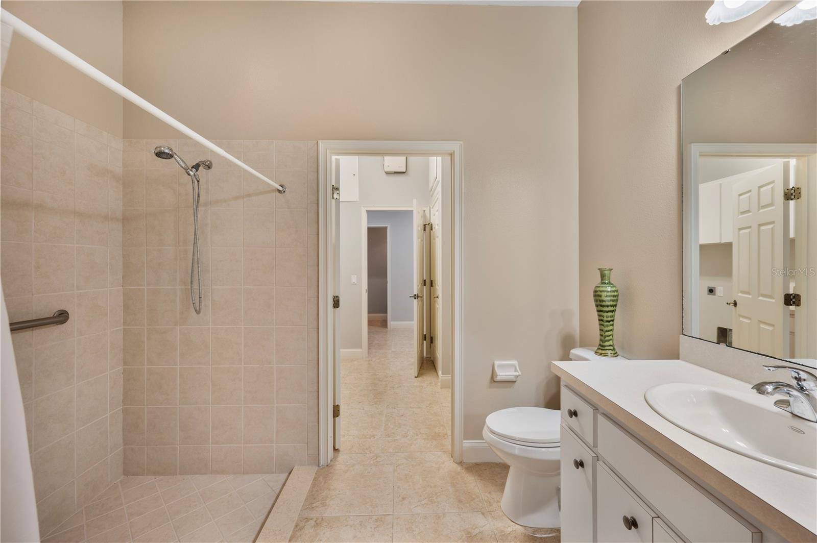 LAKE VICTORIA SUB - Residential