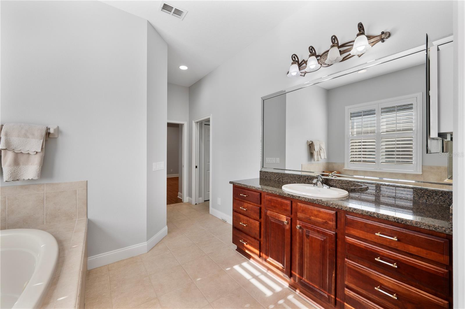 LAKE VICTORIA SUB - Residential