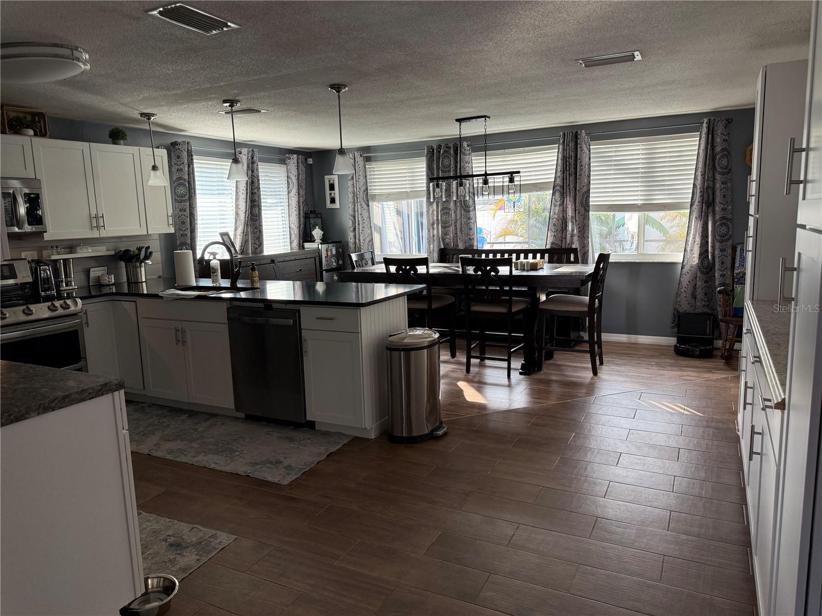 JASMINE LAKES - Residential