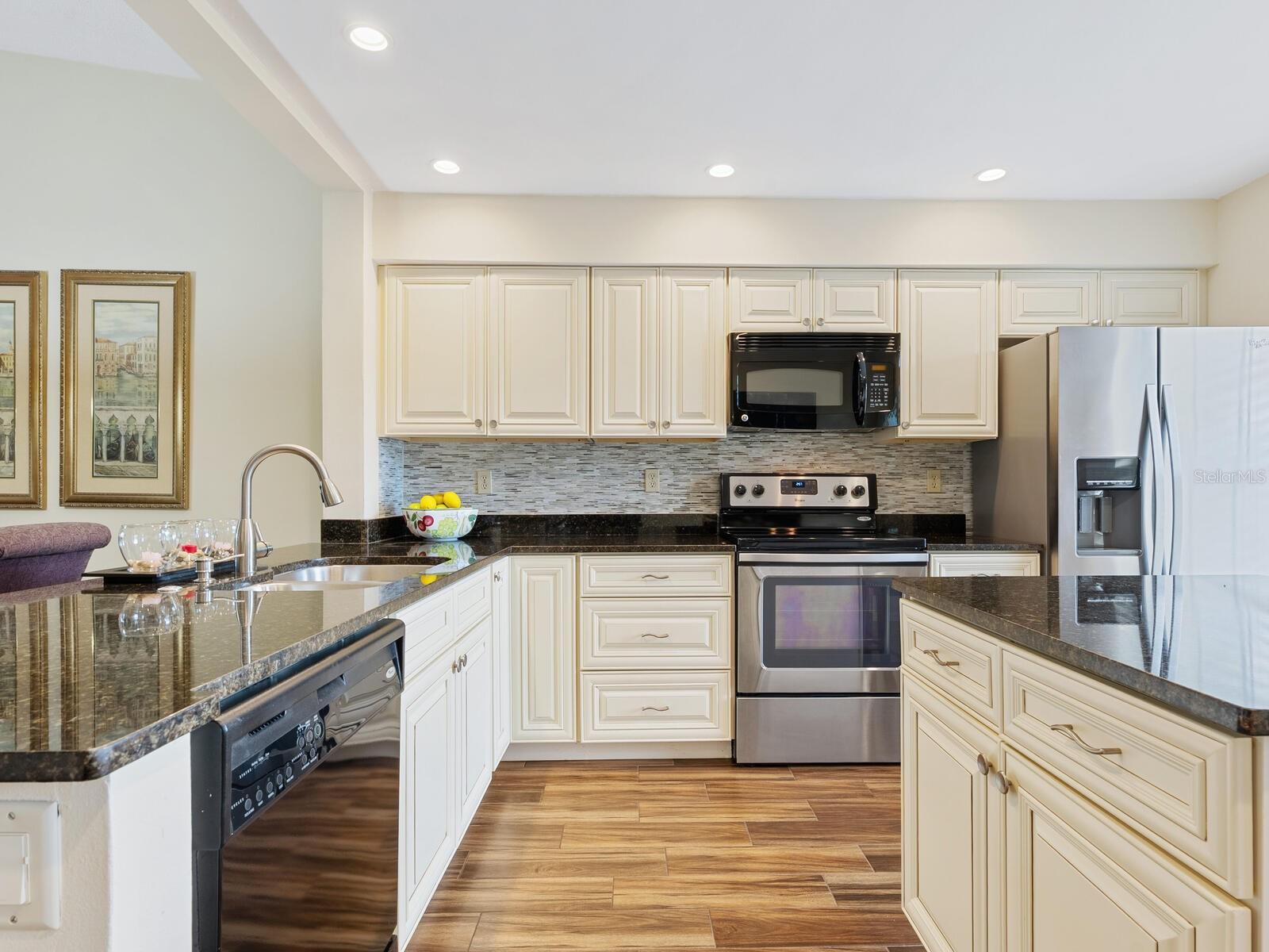 WEYBRIDGE - Residential