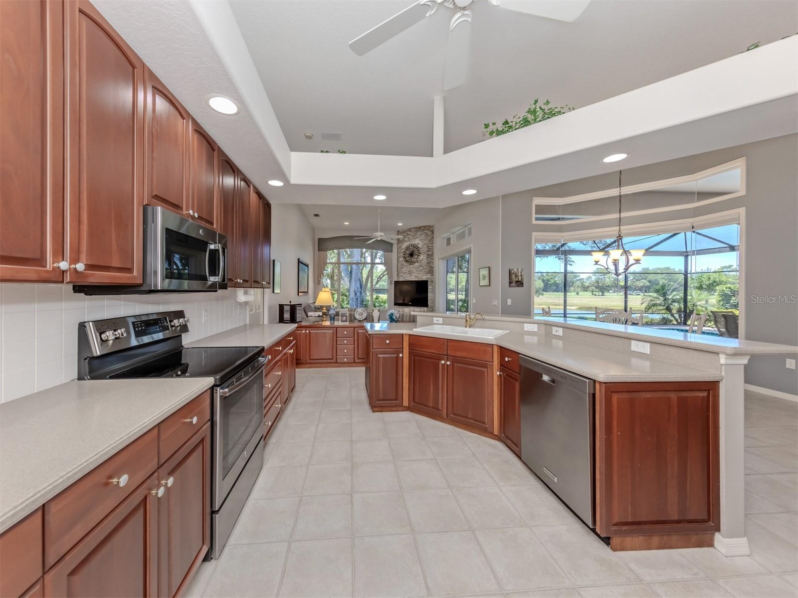 CALUSA LAKES - Residential